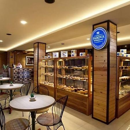 Life Puri Hotel Surabaya Gubeng Extérieur photo