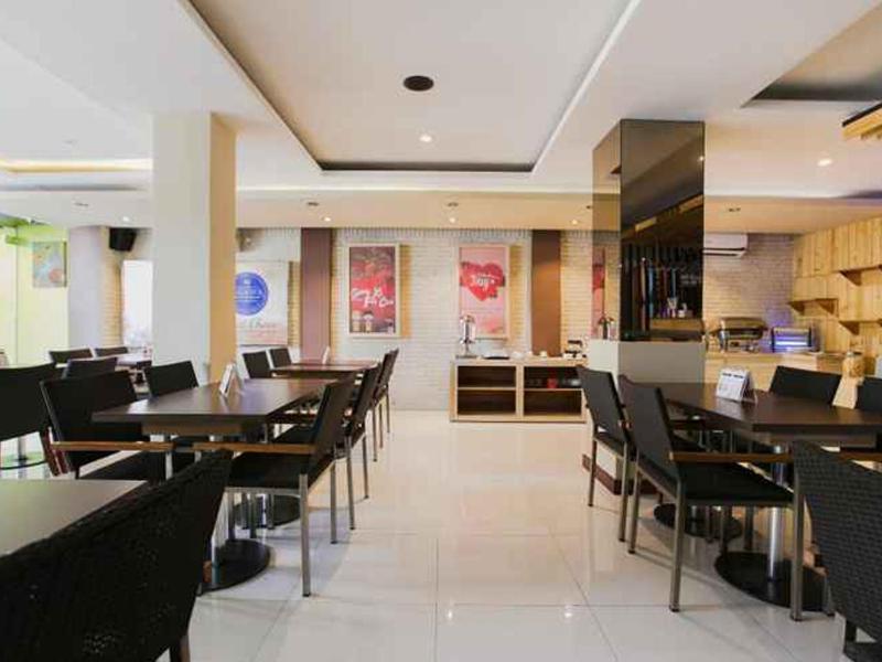Life Puri Hotel Surabaya Gubeng Extérieur photo