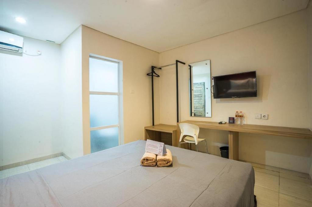 Life Puri Hotel Surabaya Gubeng Extérieur photo