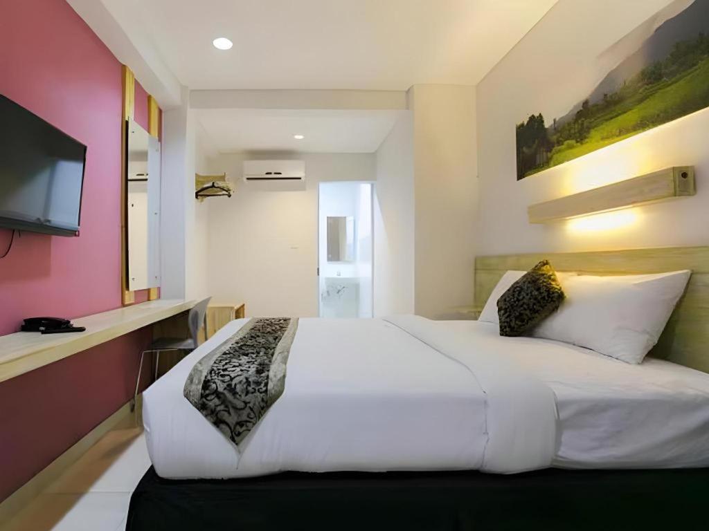 Life Puri Hotel Surabaya Gubeng Extérieur photo