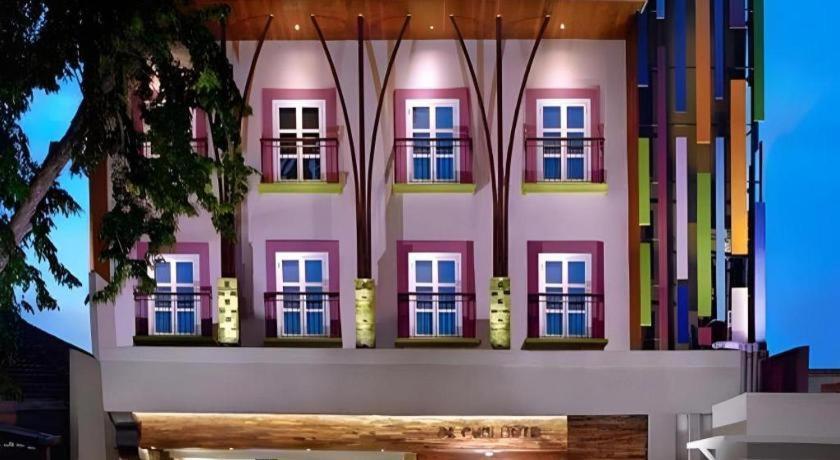 Life Puri Hotel Surabaya Gubeng Extérieur photo