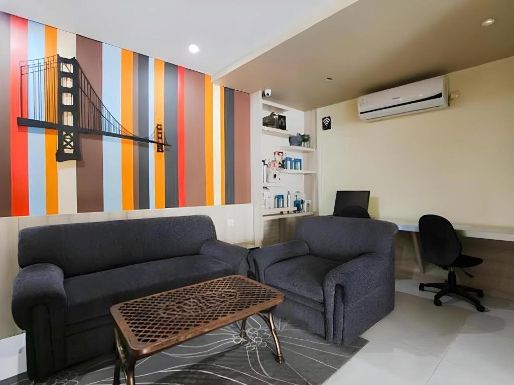 Life Puri Hotel Surabaya Gubeng Extérieur photo