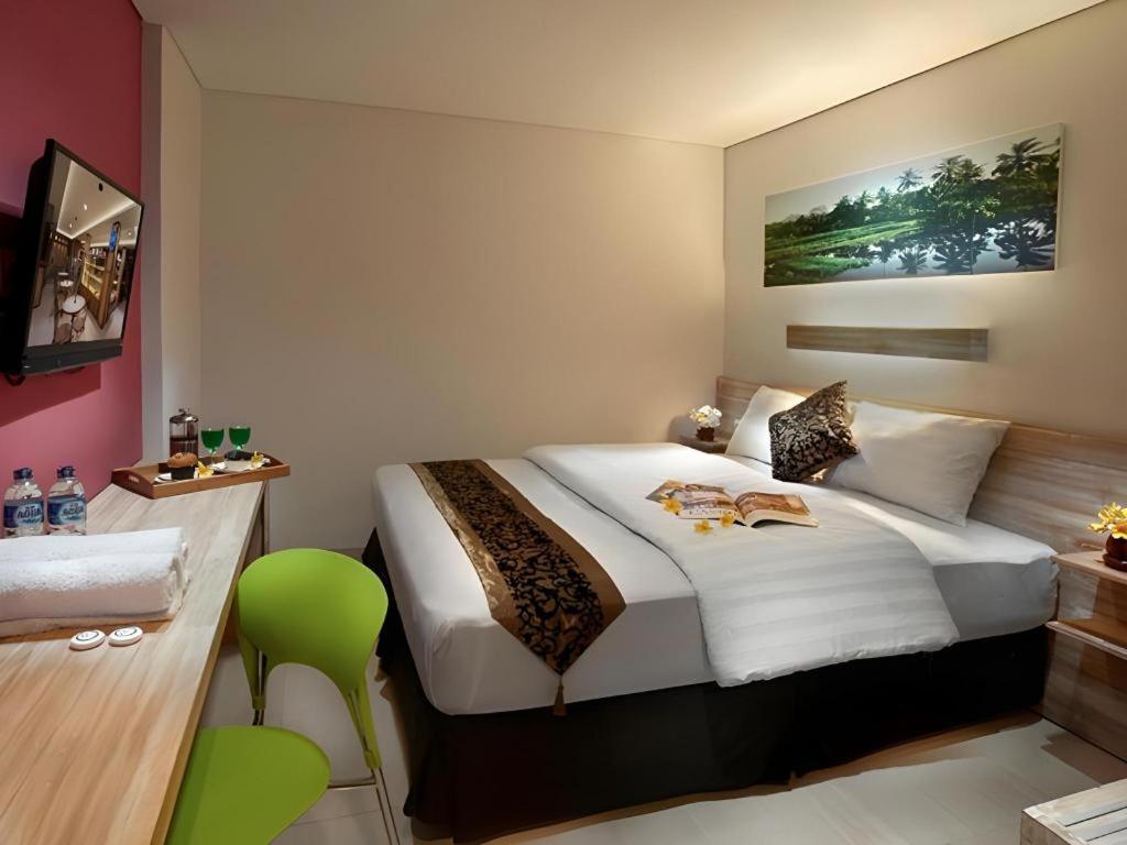 Life Puri Hotel Surabaya Gubeng Extérieur photo