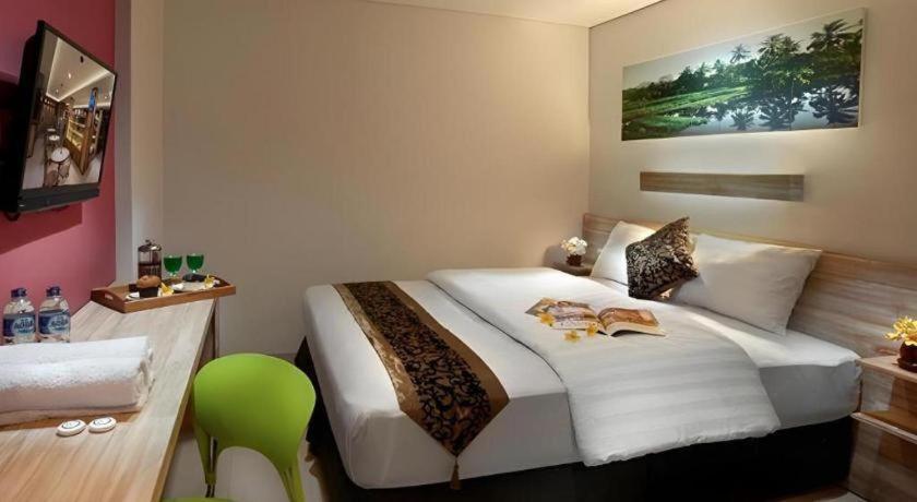 Life Puri Hotel Surabaya Gubeng Extérieur photo