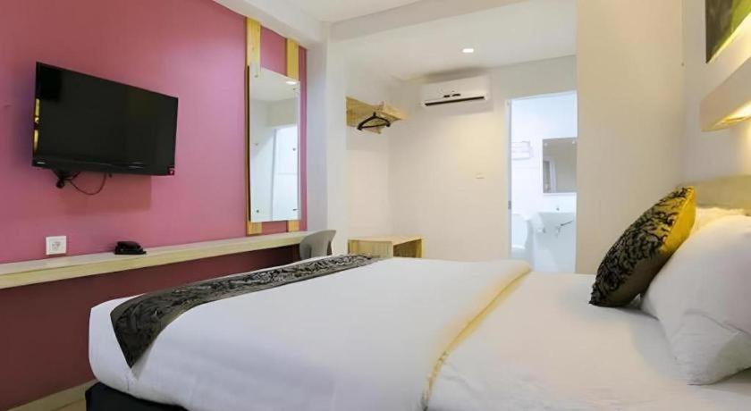 Life Puri Hotel Surabaya Gubeng Extérieur photo