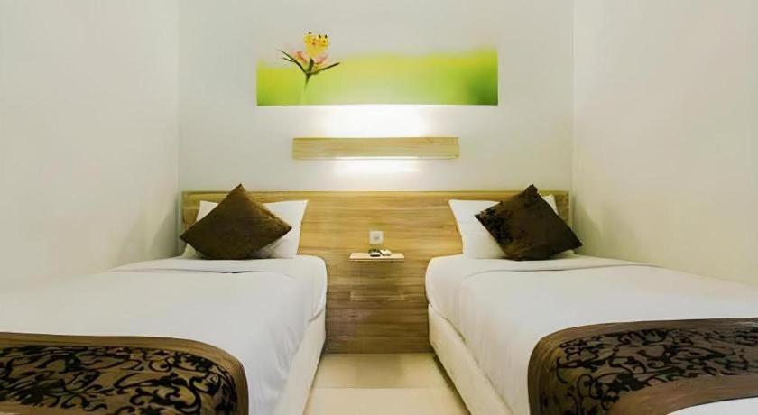 Life Puri Hotel Surabaya Gubeng Extérieur photo